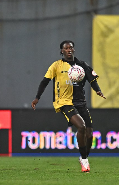 SON DAKİKA! İstanbulspor’da Elvin Mendy Şoku! Hastaneye Kaldırıldı