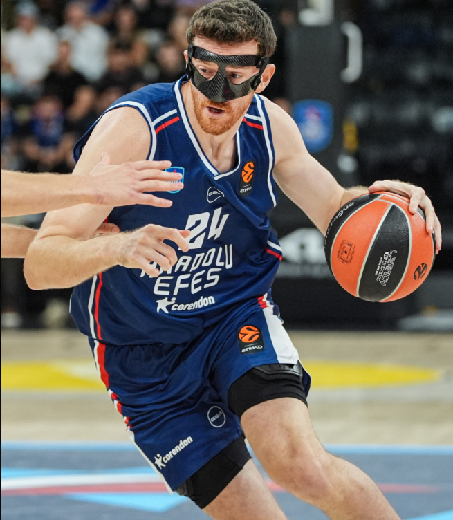 Anadolu Efes’ten EuroLeague’de İlk Galibiyet! Real Madrid’i 94-84 Mağlup Etti