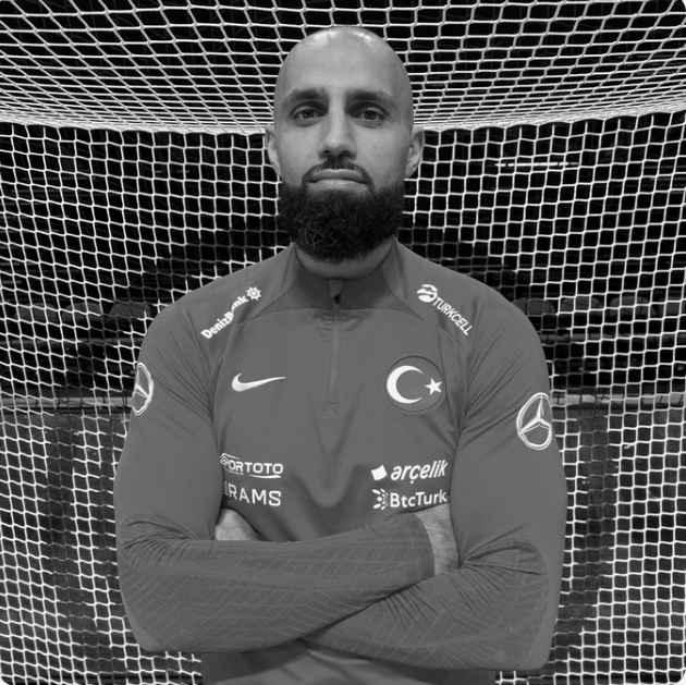 Ay-Yıldızlı Forma İçin 22 Kez Sahaya Çıkmıştı: Adem Küçükkartal Vefat Etti