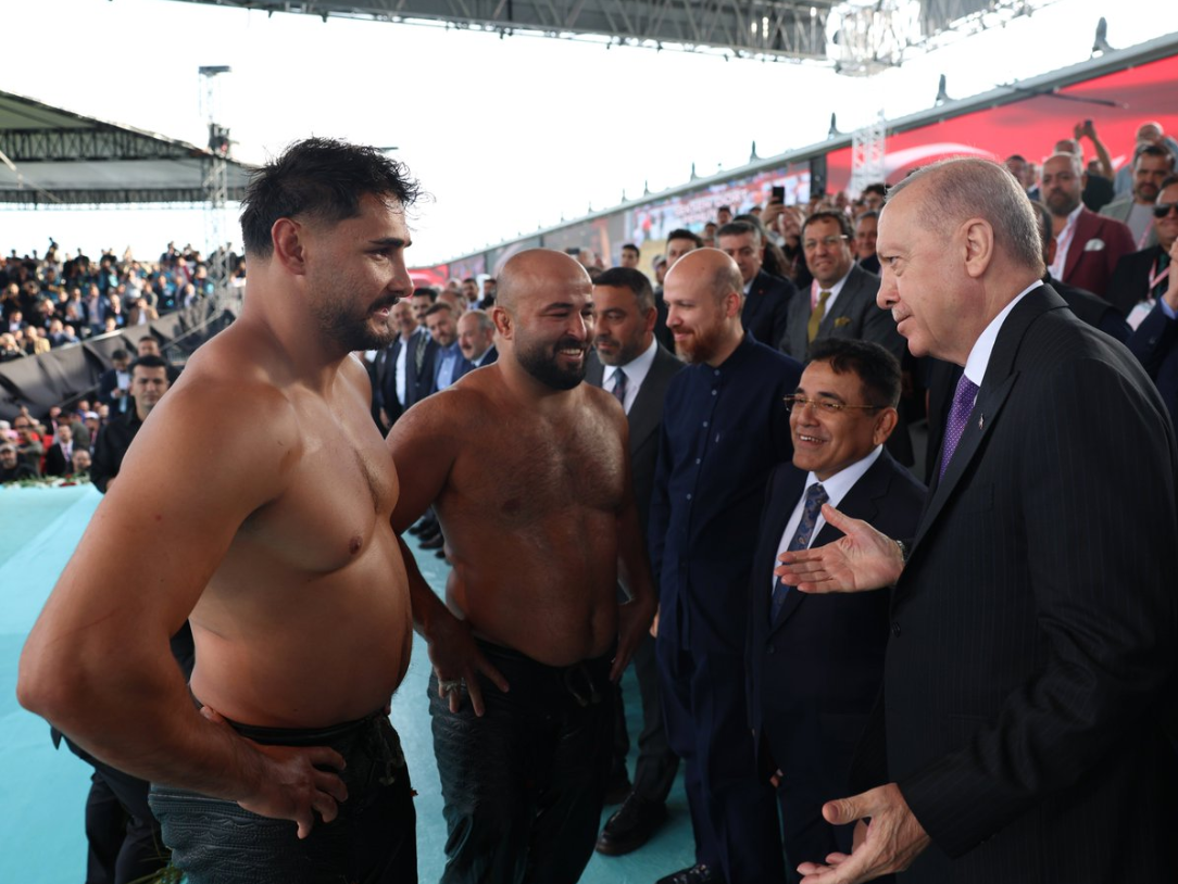 Erdoğan’dan Yağlı Güreş Cumhurbaşkanlığı Kupası Mesajı! Orhan Okulu’yu Tebrik Etti