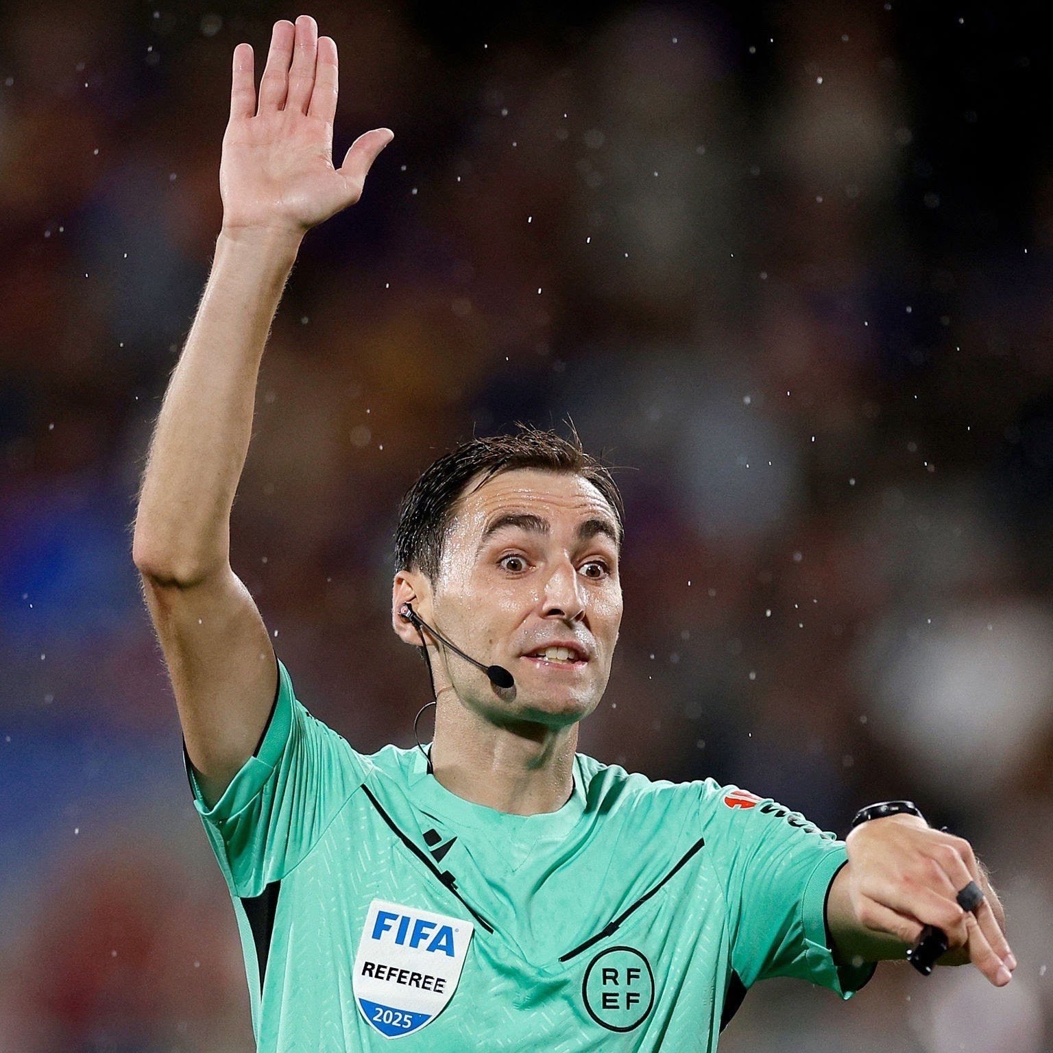 SON DAKİKA! Fenerbahçe’nin Slavia Prag Maçında Görev Yapacak Hakem Açıklandı