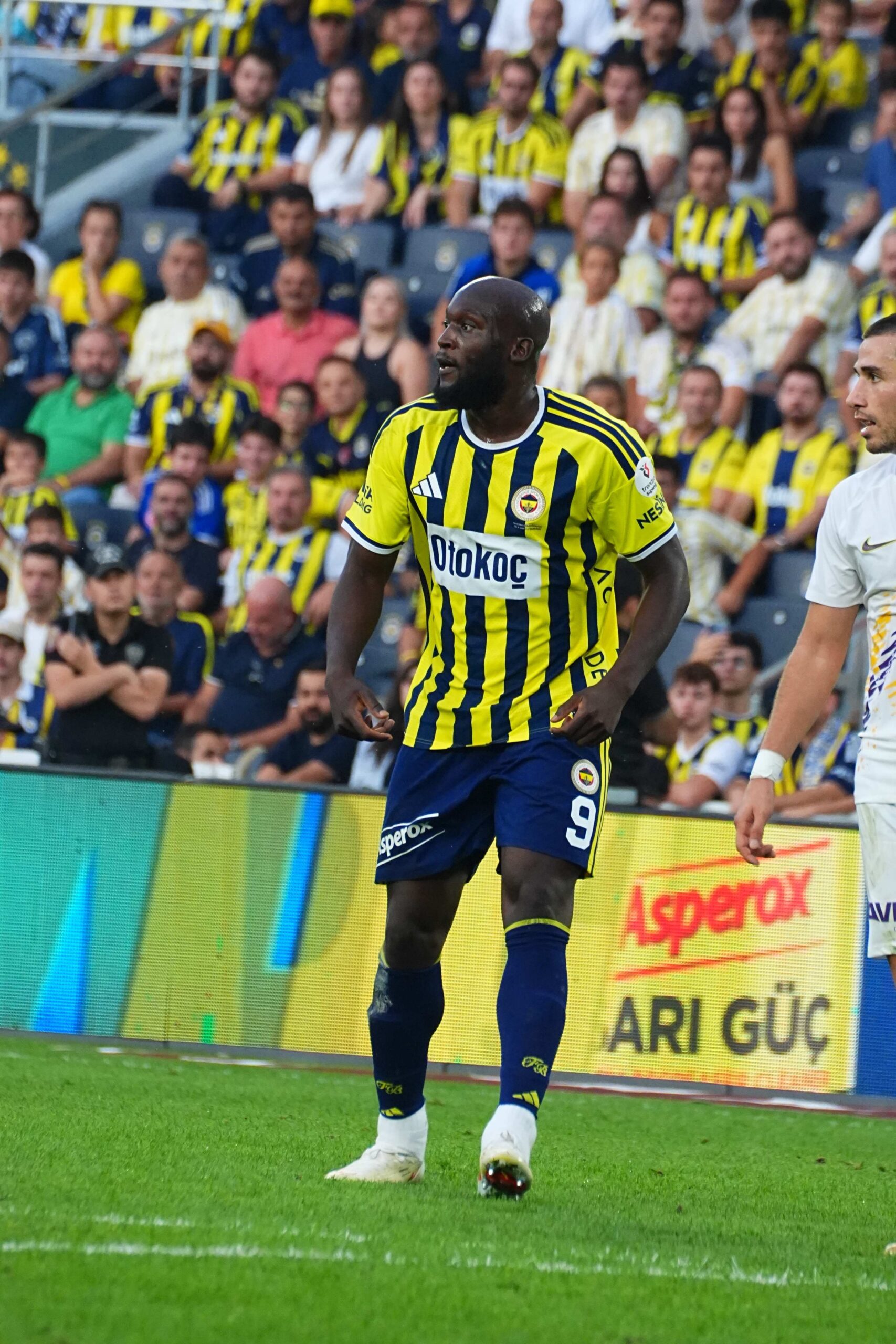SON DAKİKA! Fenerbahçe’de Lukaku Şoku: Aston Villa Maçında Oynayacak mı?