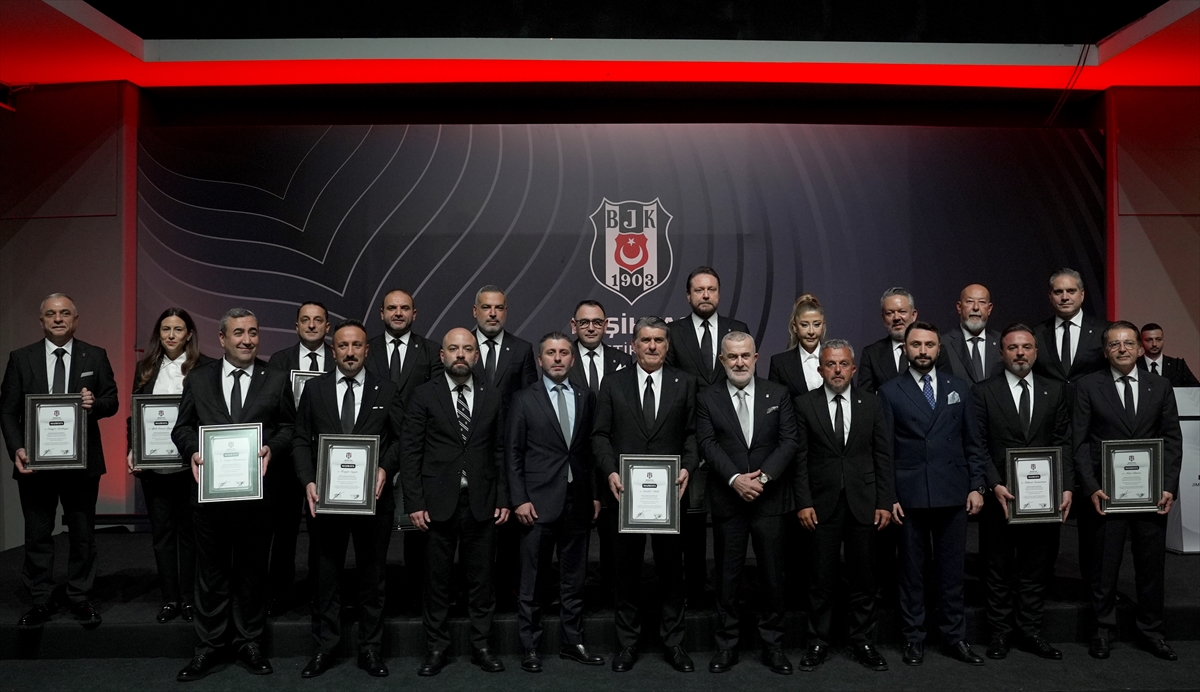 Serdal Adalı ve Yönetimi Mazbatalarını Aldı! Beşiktaş’ta Yeni Dönem